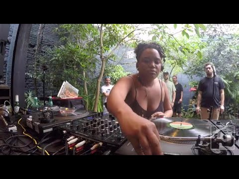 3 anos Na Manteiga Radio @ Void - Mari Boaventura