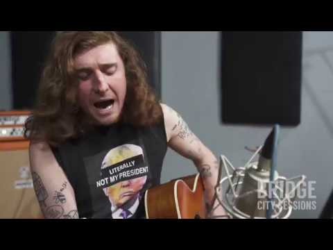 Warm Audio // Fraser of The Murderburgers "Young For The Last Time" - Bridge City Sessions
