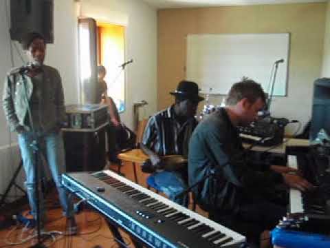Damon Albarn & Rokia Traore - On Melancholy Hill (Acoustic Rehearsal) (Santa Cristina 07-08-2010)