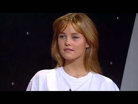 A 16 ans, Vanessa Paradis allait en boîte de nuit ! // Extrait archives M6 Video Bank
