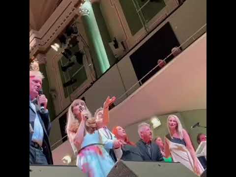 Professor Luke O'Neill and soprano Sandra Oman duet on 'What a wonderful world'