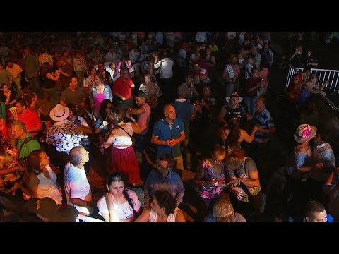 [En Vivo] Tan Bella Y Tan Presumida - Los Graduados de Gustavo "El Loko" Quintero