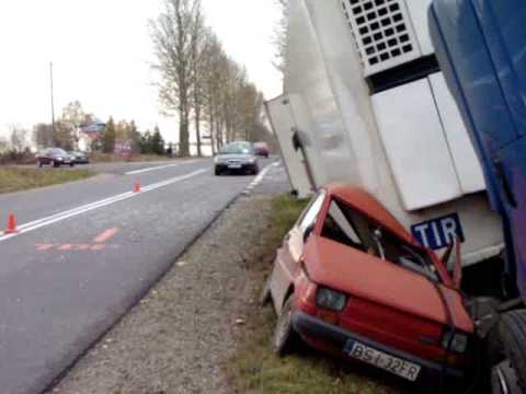 Siemiatycze TV.  Wypadek - Maluch pod tirem
