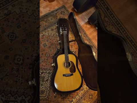 2010 Martin HD-28V Natural w/ OHSC | Herringbone, Forward-Shifted Scalloped Bracing, Tortoise Pickguard image 26