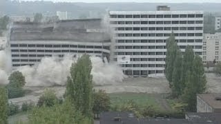 preview picture of video 'Sprengung Mittelganghaus Eisenhüttenstadt 6. WK 6. Wohnkomplex WK VI Mitte 1990er Jahre'