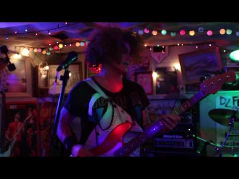 Thunder Thighs by Bev Rage and the Drinks (Live at DZ Records)