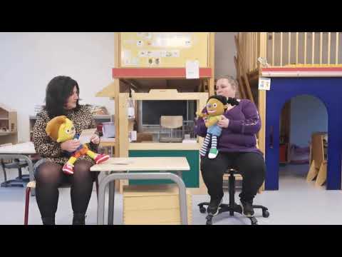 Juf Martine en juf Simone gaan op taaltocht