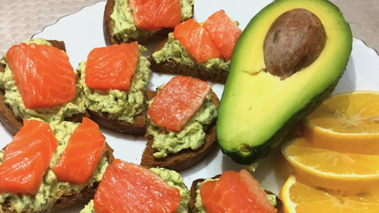 Смотреть бутерброды с авокадо и рыбой сейчас бутерброды с авокадо и рыбой