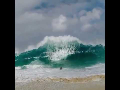 Massive wave on Indian Ocean - Mombasa Kenya