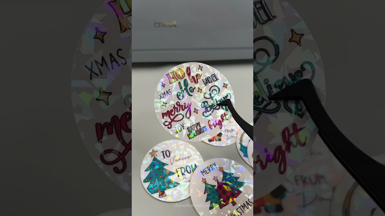 CHRISTMAS STICKERS WITH CRICUT