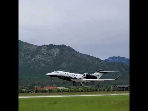 stuff you see in #wyoming | nice #Cessna #CitationJet #750X #takeoff 🤠🤙🤙 #privatejet