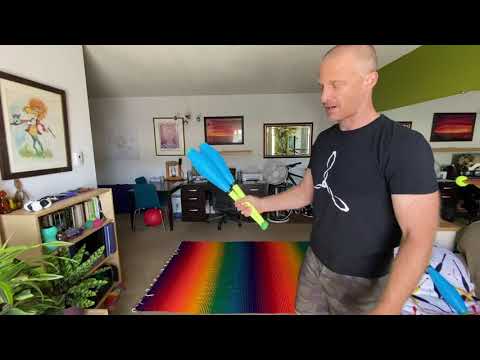 Learn to Juggle 3 Clubs!