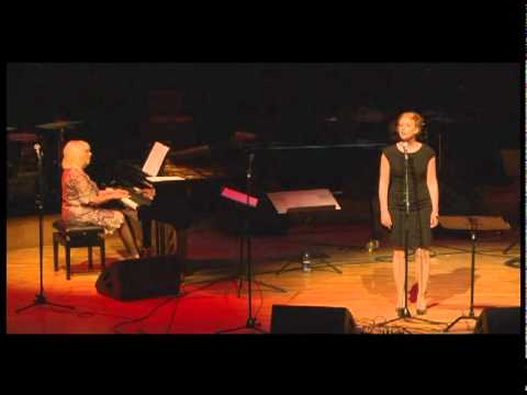 Maria Winther & Monica Dominique performs 