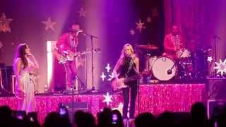 Kacey Musgraves w/ Sheryl Crow - If It Makes You Happy (Ryman Auditorium Nashville TN 9/23/2015)