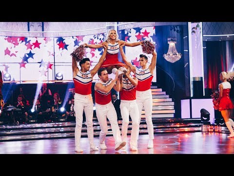Här öppnar proffsdansarna som cheerleaders - Let's dance 2019 (TV4)