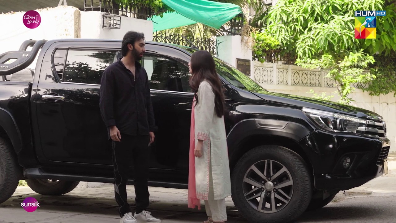 Hat Jao Meray Rastay Se Ghatiya Larki... #khwabonmeinmili - HUM TV