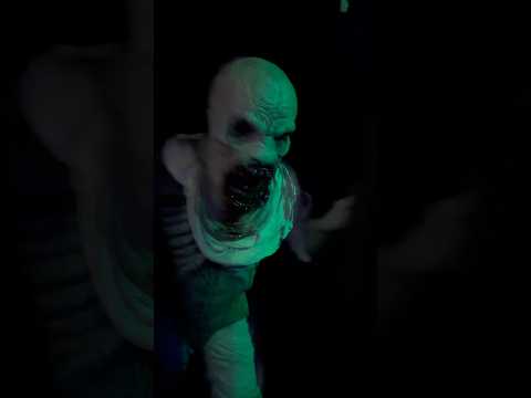 This creature was scary in Shipyard 32 at HHN! #hhn #hhn32 #universalstudios #horror #halloween