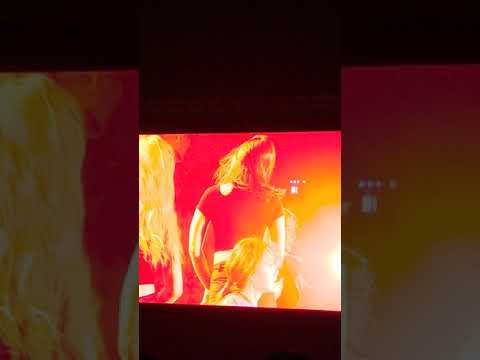 180928 YOONA DANCING TO WATCH ME DO - MEGHAN TRAINOR