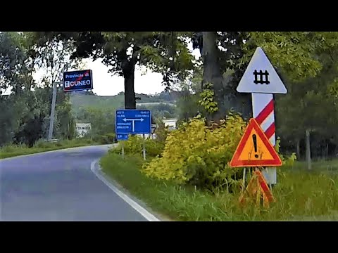 Dal passaggio a livello Località Bona al passaggio a livello Castiglione Tinella (CN) #levelcrossing