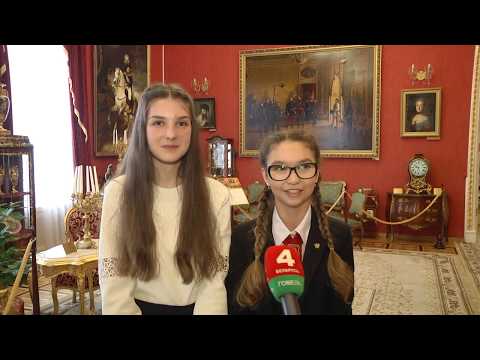 Накануне Дня Конституции вручили первые паспорта видео