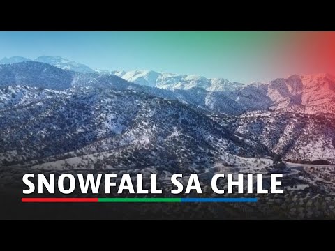 Kabisera ng Chile nabalot ng puti dahil sa rare snowfall