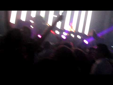On a Metropolis Day - Gareth Emery TATW400 LIVE Beirut '11