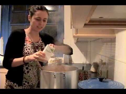 zuza zak's weeknight dinners: healthy chilli con carne recipe