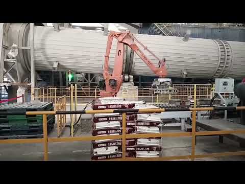 Robotic palletizing system for 50kg fertilizer bag-palletizer for end of packaging line