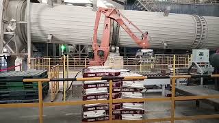 Robotic palletizing system for 50kg fertilizer bag-palletizer for end of packaging line