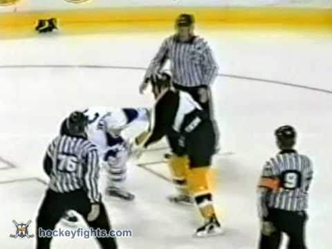 Wade Belak vs Colton Orr Oct 27, 2005