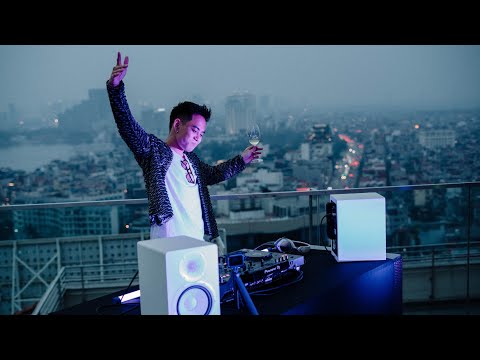 Max Benderz - “SKYRISE” Live From West Lake, Hanoi