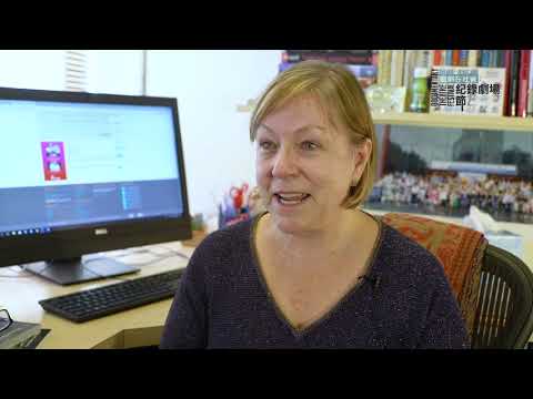 Συνέντευξη με την [[#Carol Martin#]], εισηγήτρια του όρου θέατρο του πραγματικού. 