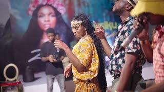 Download lagu BALAA LA DVOICE ALIVOIMBA KWENYE MKESHA WA ZUCHU AKATA MIUNO mp3 Download lagu BALAA LA DVOICE ALIVOIMBA KWENYE MKESHA WA ZUCHU AKATA MIUNO mp3