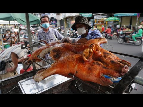 Amazing BBQ The Whole Pig on The Street @Phsa Kandal - Evening Street Food Near Kandal Market