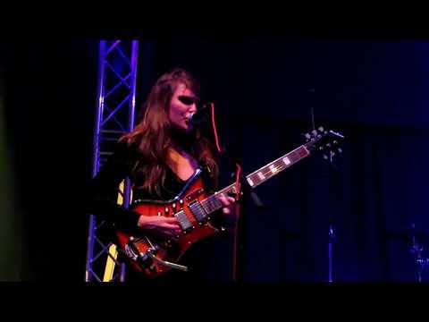 CALVA LOUISE live @ TENEMENT TRAIL 2019 : OUTRAGEOUS