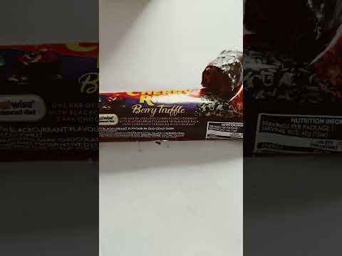 CADBURY CHERRY RIPE BERRY TRUFFLE (AUSTRALIA)  #cadbury #chocolate #snacks #australia #cherry #food