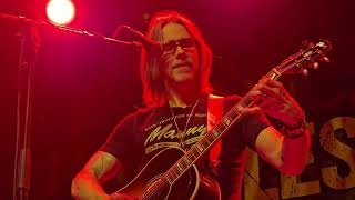 Download lagu Myles Kennedy - Love Can Only Heal (Acoustic)    - Tilburg  20-November-2024 mp3