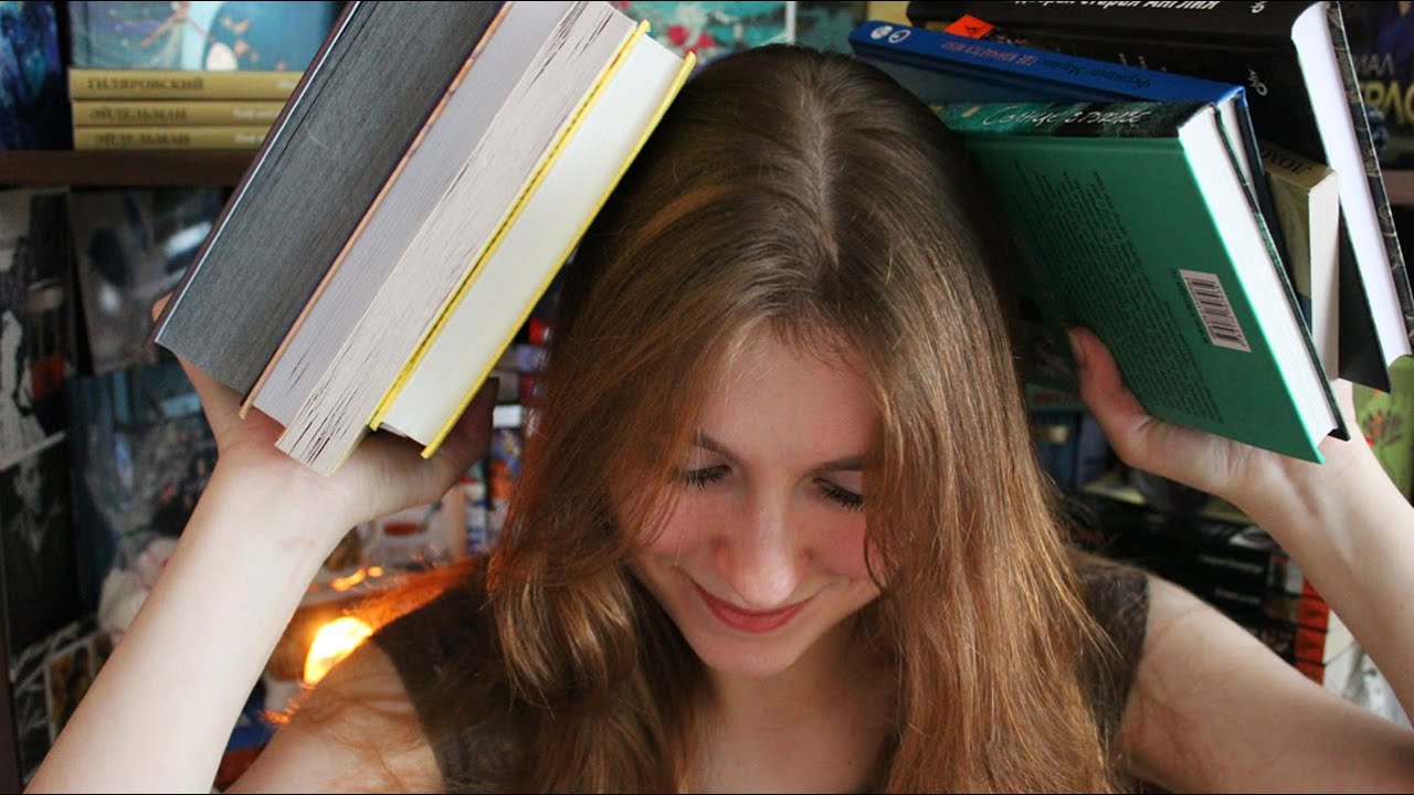 Умная девушка. Анекдот здрасьте девочки. Красивая девушка приветствует. Красивое приветствие девушке. Книга девочка привет.