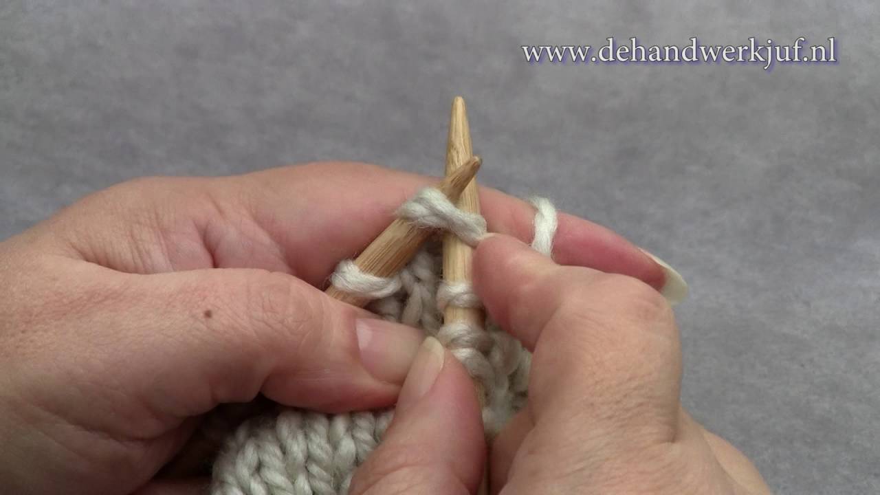 Breien: minderen, Gecentreerd van 3 naar 1 steek/Decrease centered from 3 to 1 stitch