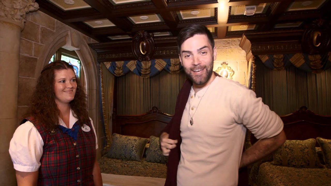 Southwest Airlines Tours the Cinderella Castle Suite at Walt Disney World