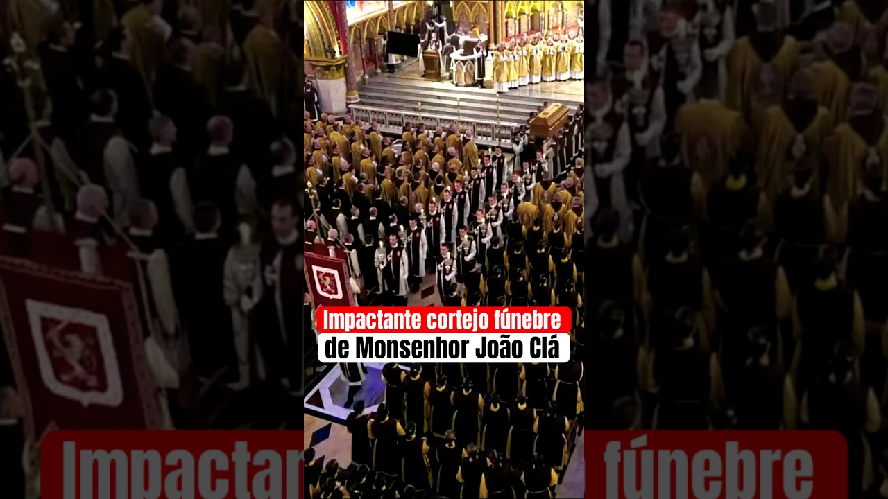 Impactante cortejo fúnebre com féretro de Monsenhor João Clá Dias, fundador dos Arautos do Evangelho