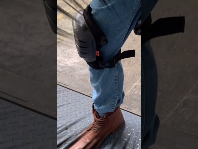 Vídeo relacionado con IPSXP Rodilleras de Trabajo, Rodilleras Profesionales para el Trabajo, Almohadillas de Gel de Precisión para la Rodilla, para la Construcción, Jardinería, con Correas Dobles y Fácil Fijación (Azul)
