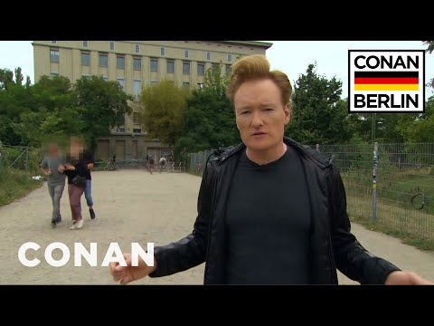 柯南被貝加萊拒絕 - CONAN在TBS上的節目 (Conan Gets Rejected From Berghain - CONAN on TBS)