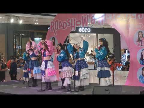 Heavy Rotation [Namneung Namsai Jaa Orn Stang Satchan BNK48]"BNK Heavy Rotation Roadshow Korat"