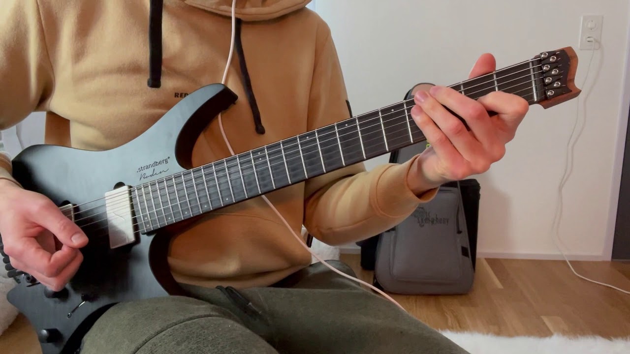 Roberto Barlocci playing a Phrygian dominant scale lick on electric guitar