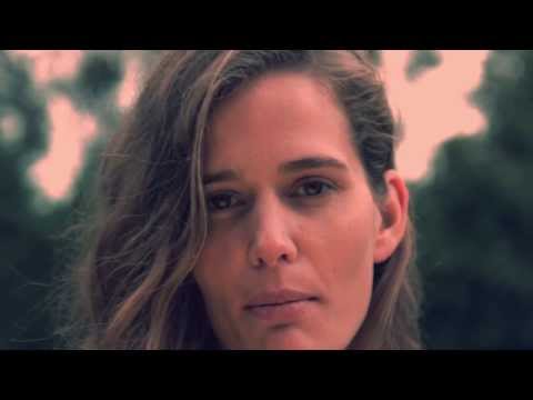 Dapuntobeat - Necesito Cambiar ft. Javiera Mena (Official Music Video)