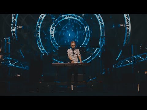 Ewert and The Two Dragons - The Hills Behind The Hills (live at the arena)