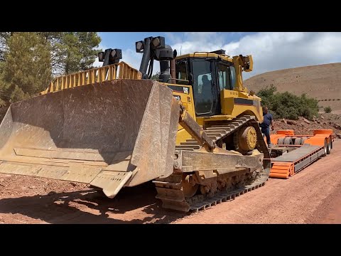 Transporting The Caterpillar D8T Bulldozer - Sotiriadis/Labrianidis Mining