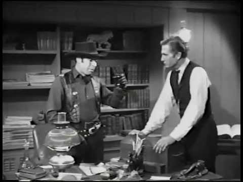 STAR CINE COSMOS/ NUMEROS 15 / DANS LES GRIFFES DU VAMPIRE / AVRIL