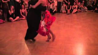 Alejandra Mantinan & Aoniken Quiroga, St Petersburg, Russia, Kochubey Club, 22 10 11, Milonga